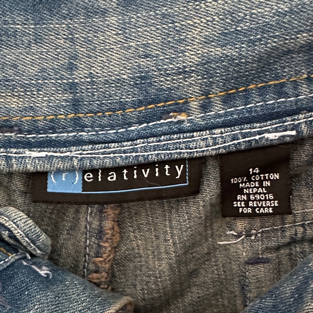 Relativity Women's Deep Blue Denim Shorts - Picture 2 of 6